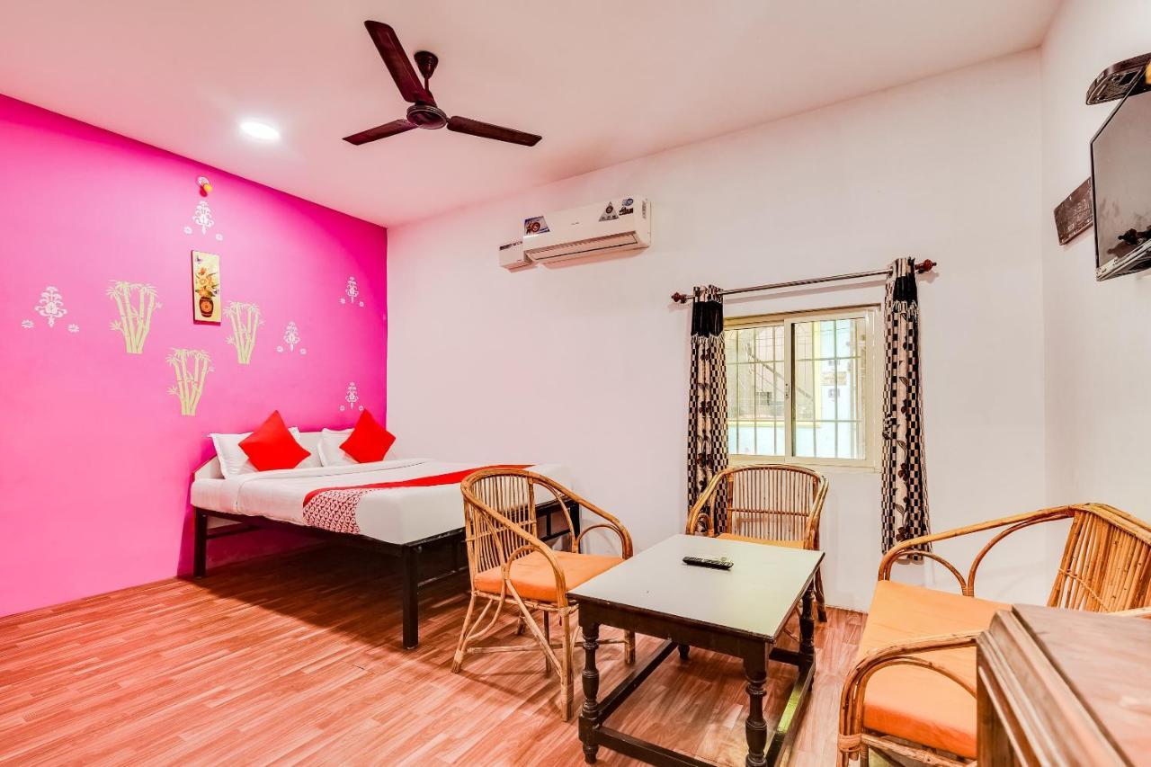 Oyo 62555 Victoria'S Heritage Hotel Pondicherry Bagian luar foto